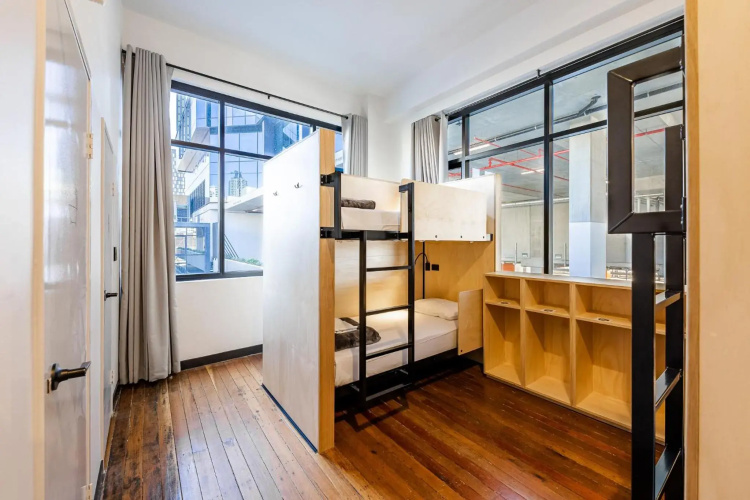 Bunk Backpackers