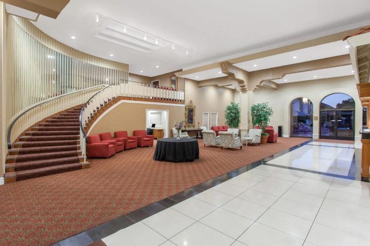 Ramada by Wyndham Fresno North