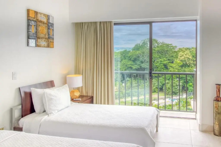 Jaco Bay 3702