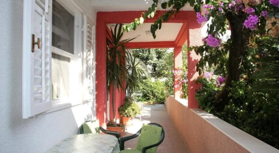 Stela Apartments