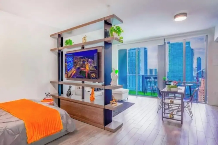 Premium Studio Near Bayside Pool Gym Views