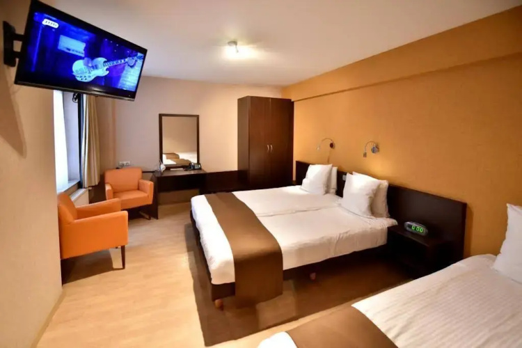 Hotel Corner House