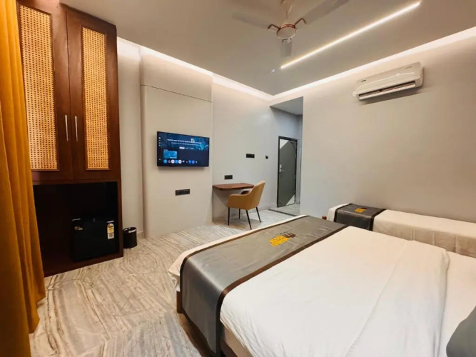 Hotel Mumbai House - Pithampur