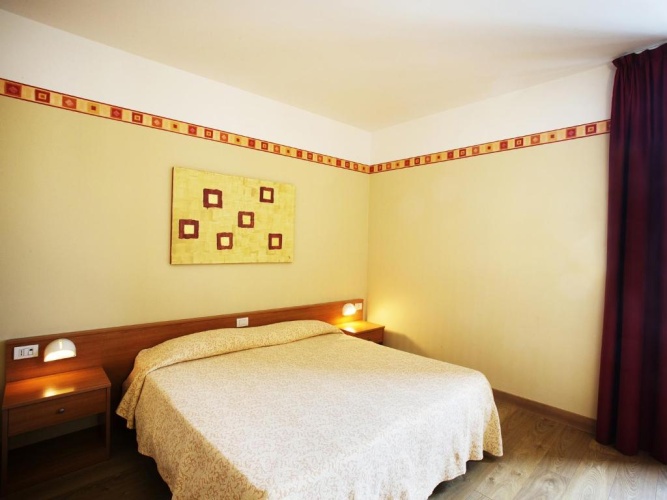 Standard Triple room