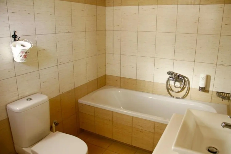 Standard Twin Basement room