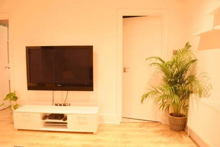 Cosy 1 Bed Basement Flat in Shepherds Bush