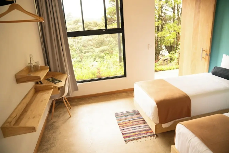 Deluxe Triple room with city view