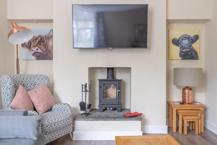 4 Bedrooms Cottage