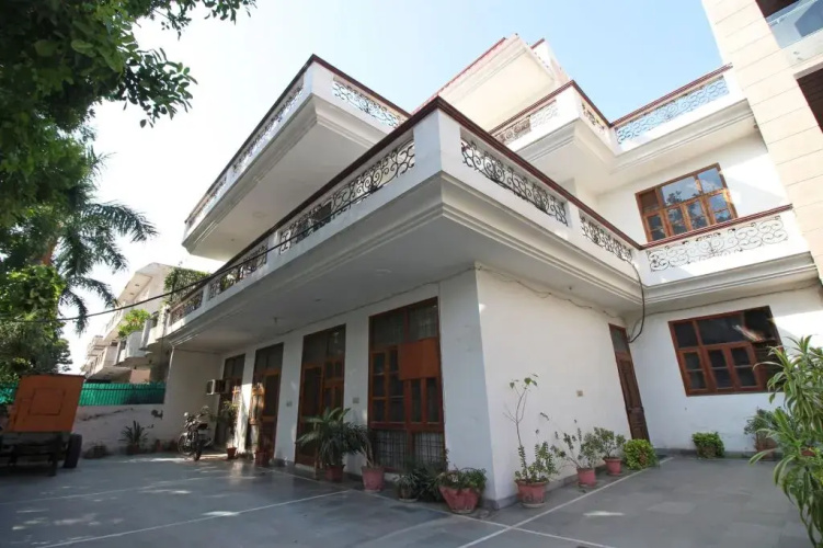 OYO 6835 Gurgaon Rooms