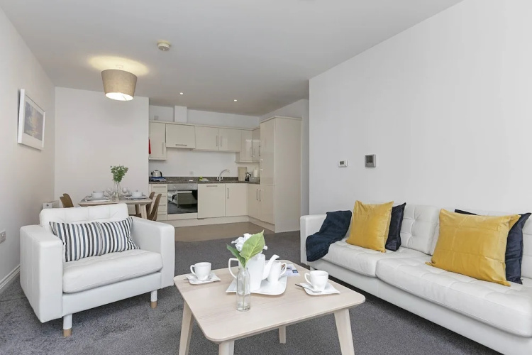 Piazza View Cathedral Quarter Apartment