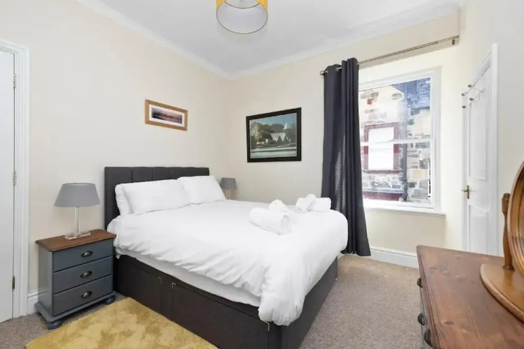 JOIVY Rose Street Hideaway