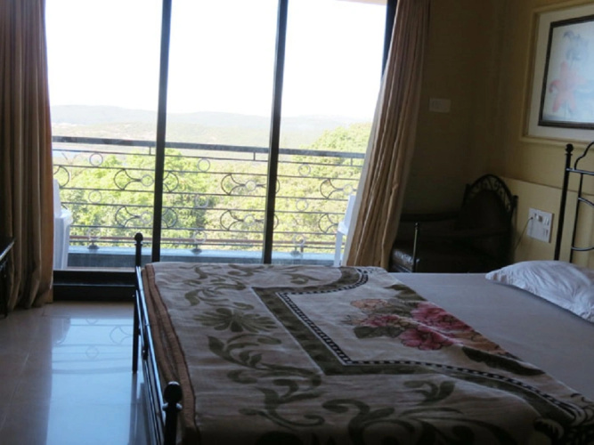 Hotel Arya