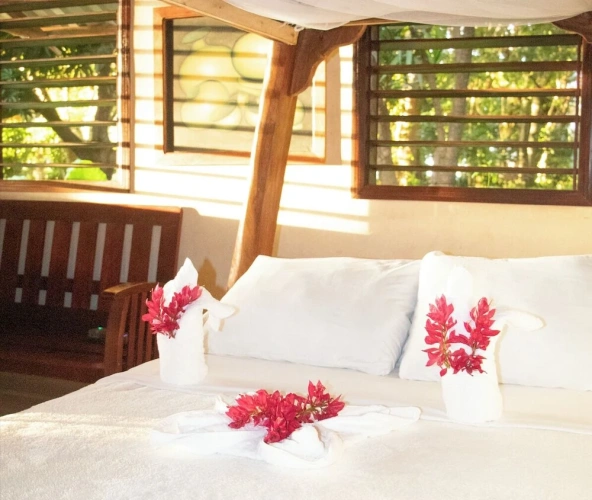 2 Bedrooms Standard Family room with lake view