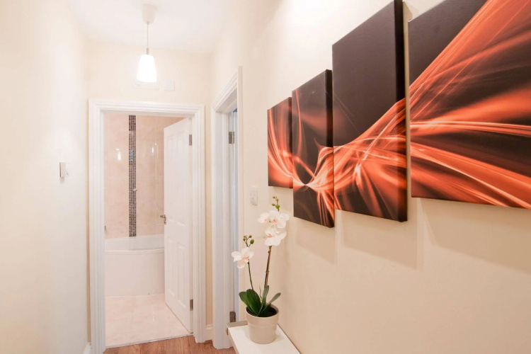 SHQ Apartments