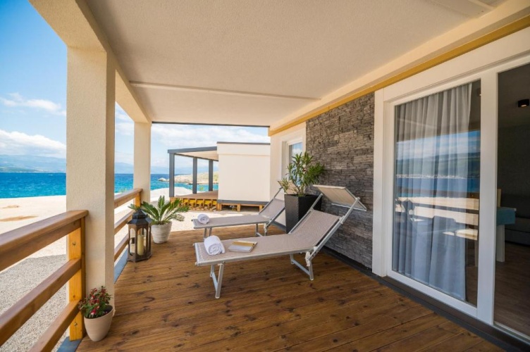 2 Bedrooms Premium Family room with sea view
