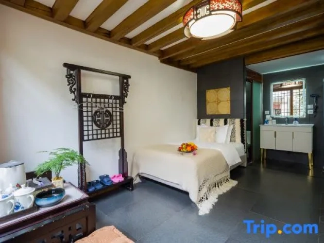 Standard Double room with courtyard view