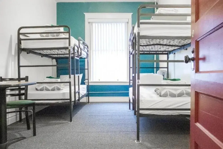 11th Avenue Hostel