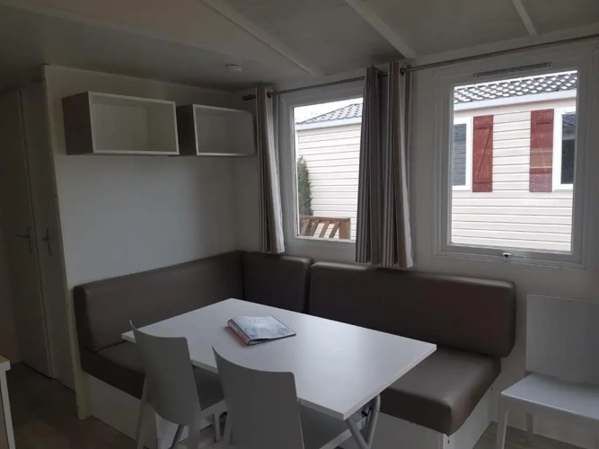 2 Bedrooms Chalet