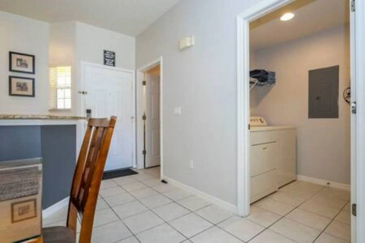 Cozy 3 BR w Private Pool
