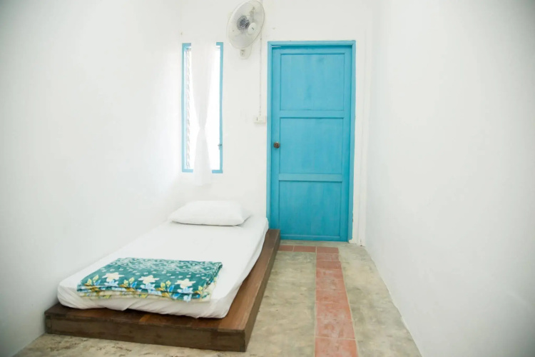Sleepy Owl Hostel