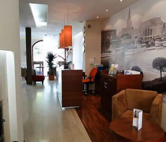Atrium Hotel