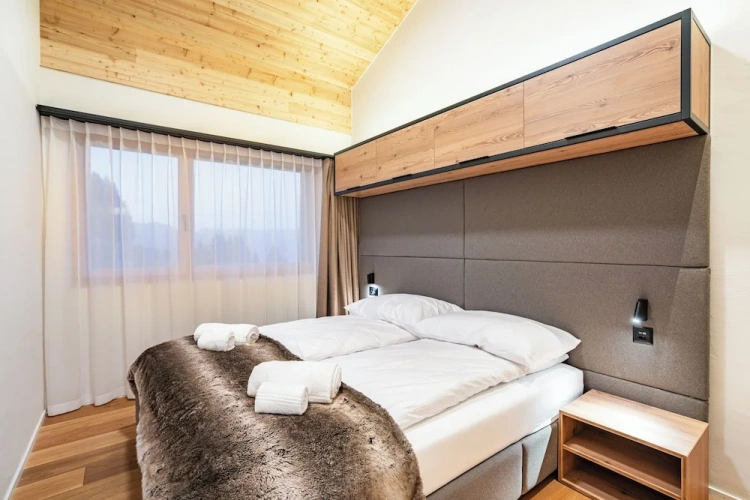 2 Bedrooms Apartment