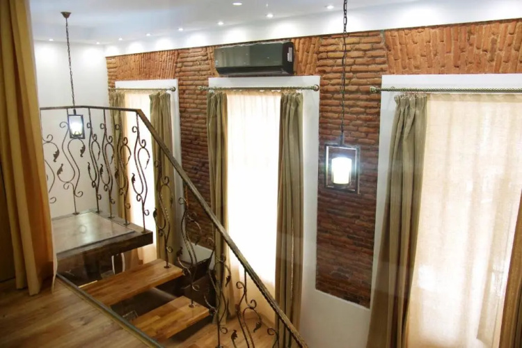 Apartment on Tabidze