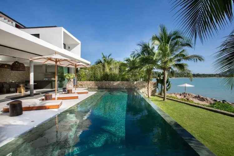 Solaris 3-bedroom Beachfront Villa in Koh Samui