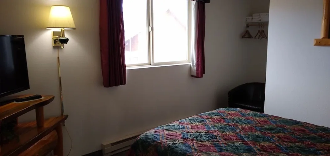 1 Bedroom Standard Double Suite