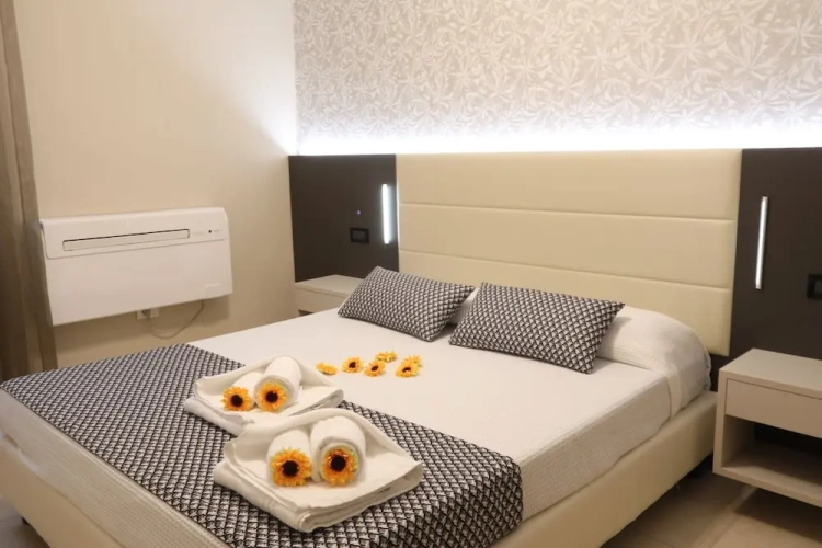 1 Bedroom Apartment with lake view