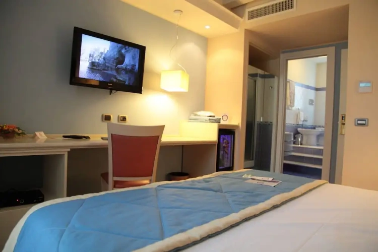 Comfort Double room with balcony and with city view