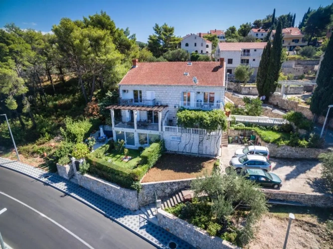 2 Bedrooms Apartment with balcony and with sea view