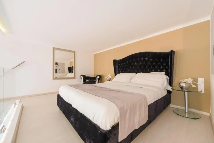 ANDRASSY 6 JACUZZI Suites