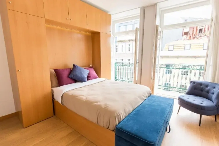 Apartment with balcony