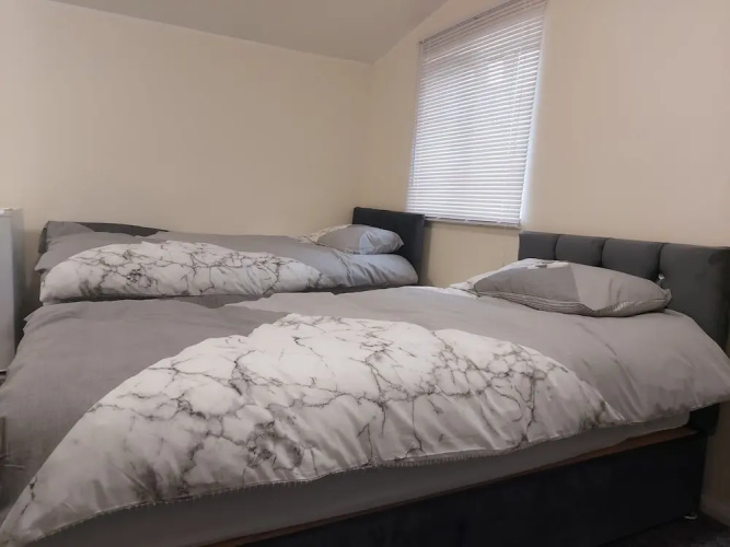 2-beds Studio Located in Parkgate Rotherham