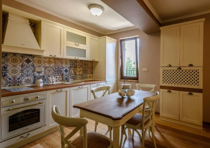 1 Bedroom Apartment with balcony