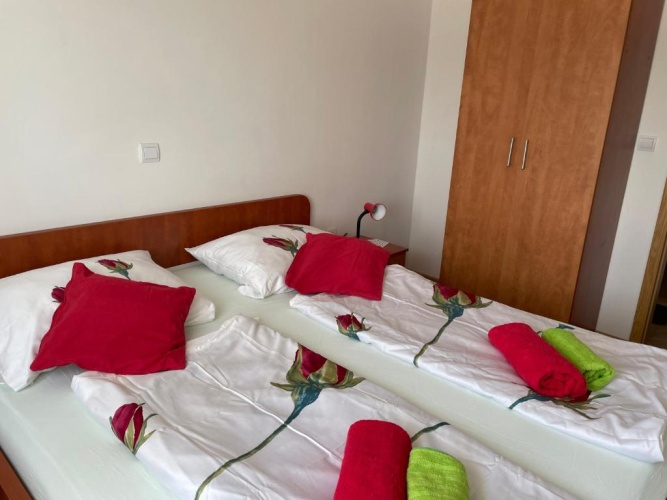 2 Bedrooms Comfort Apartment with sea view