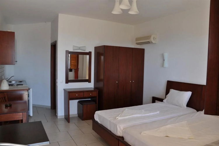 Marianthi Studios & Apartments