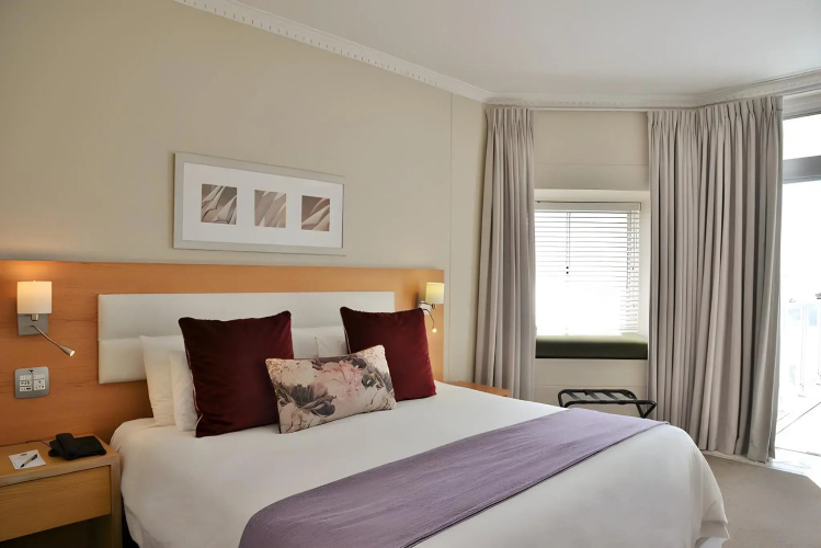 Peninsula All-Suite Hotel by Dream Resorts