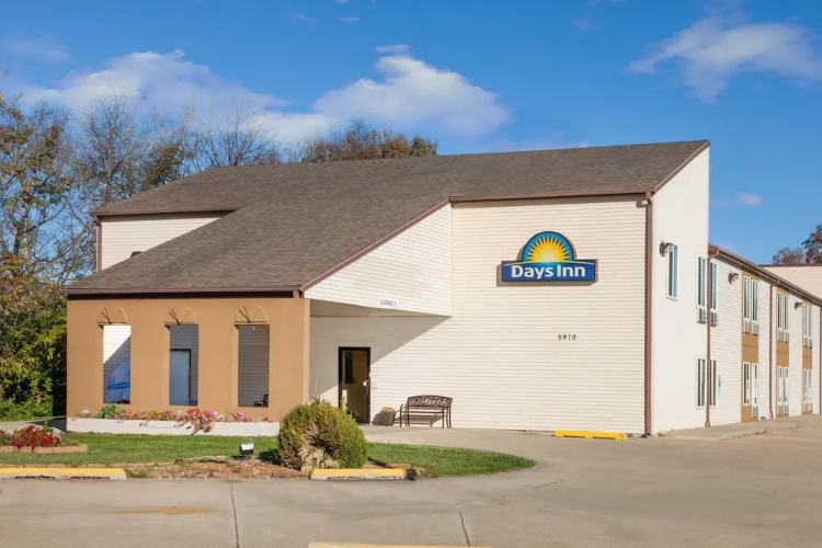 Days Inn By Wyndham Springfield - Springfield, IL