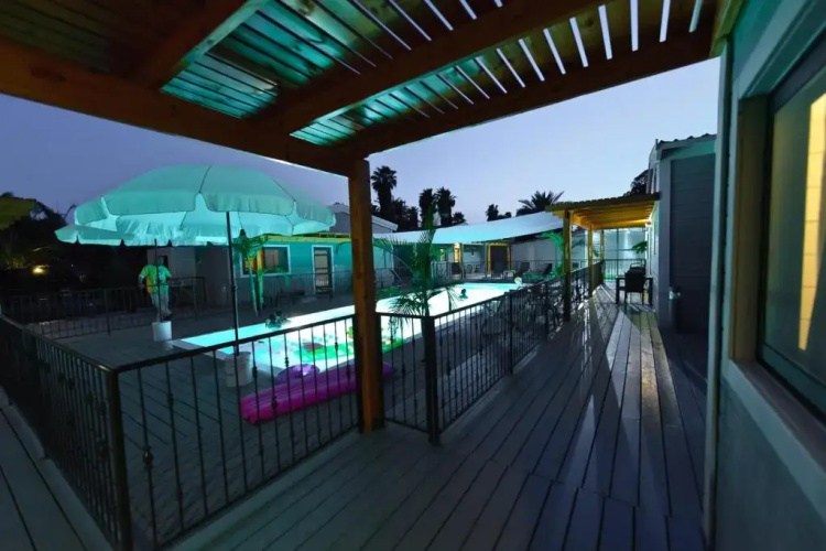 Somewhere - Chalets in the Arava