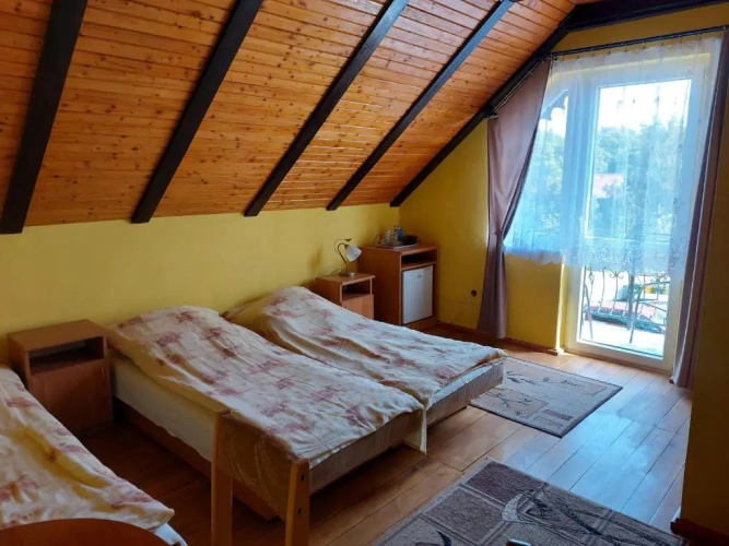 Standard Triple room with balcony