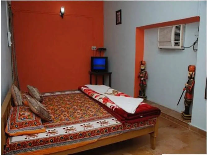 Amar Garh Hotel
