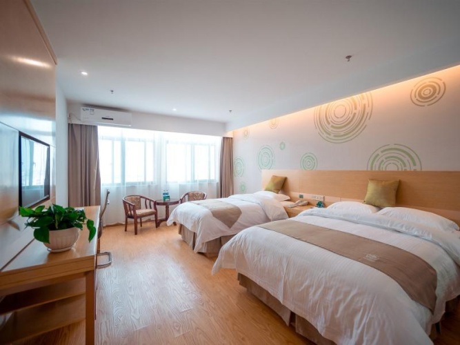 Standard Triple Family room