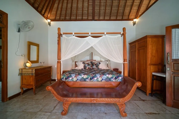 2 Bedrooms Villa