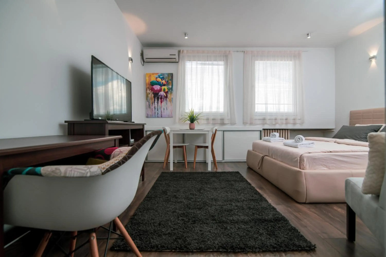 5 Star Central Studio