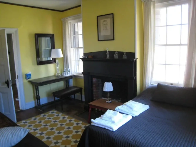 Standard Triple room with garden view
