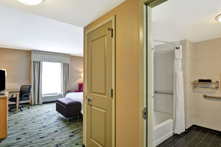 Hampton Inn & Suites Raleigh/Crabtree Valley photo 8