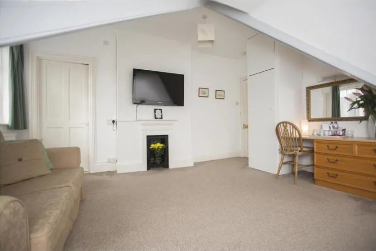 Sunnycroft Bed  Breakfast