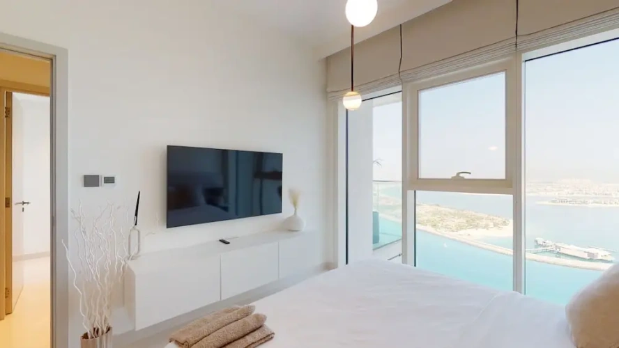 2 Bedrooms Luxury Apartment with sea view